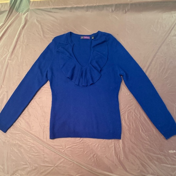 Saks 5th Avenue 100% Cashmere Blue Ruffle front Vneck L/S Sweater Size Large - Picture 3 of 10